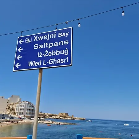 Oyster 2 Beachfront Bliss Qbajjar