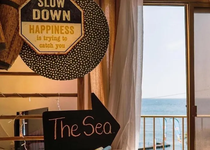 Дом отдыха Beachfront Bliss *